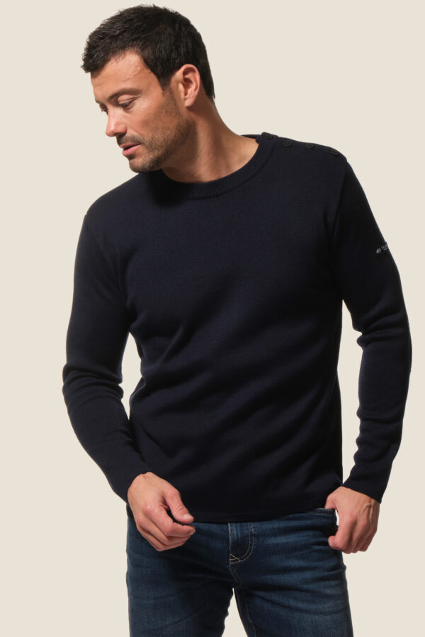 Pull homme uni col rond avec patchs coudes